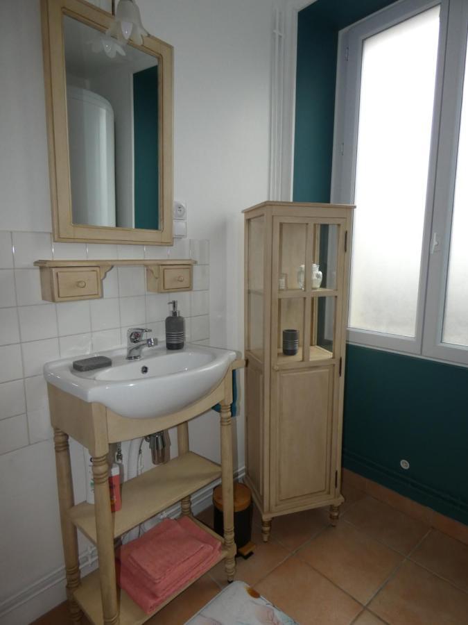 Les Du Heron Apartment *